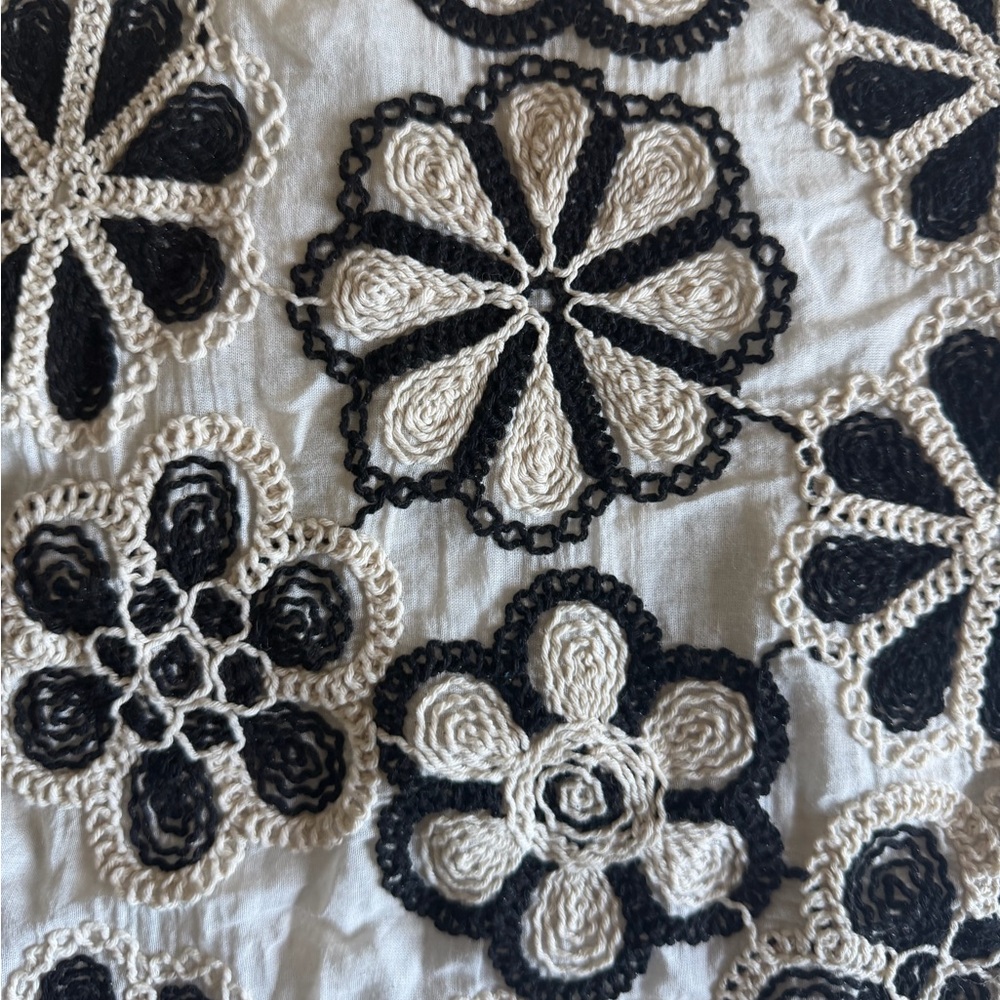 Solitaire Black and Cream Floral Blouse - Picture 2 of 3